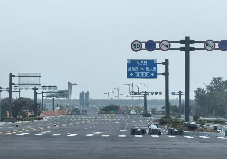 交通標(biāo)志牌案例